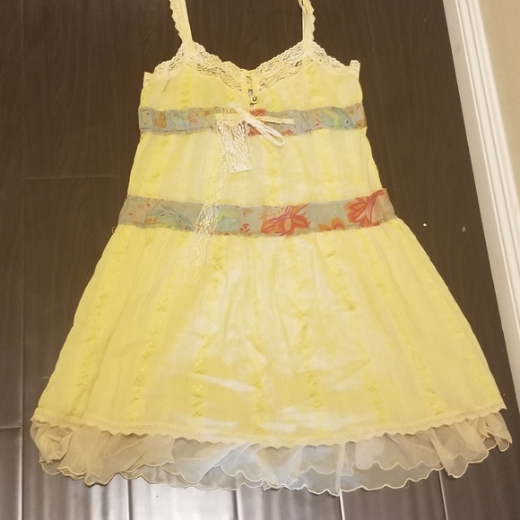 Free People Sz 0! So wonderfully beautiful top! :D - Picture 2 of 5